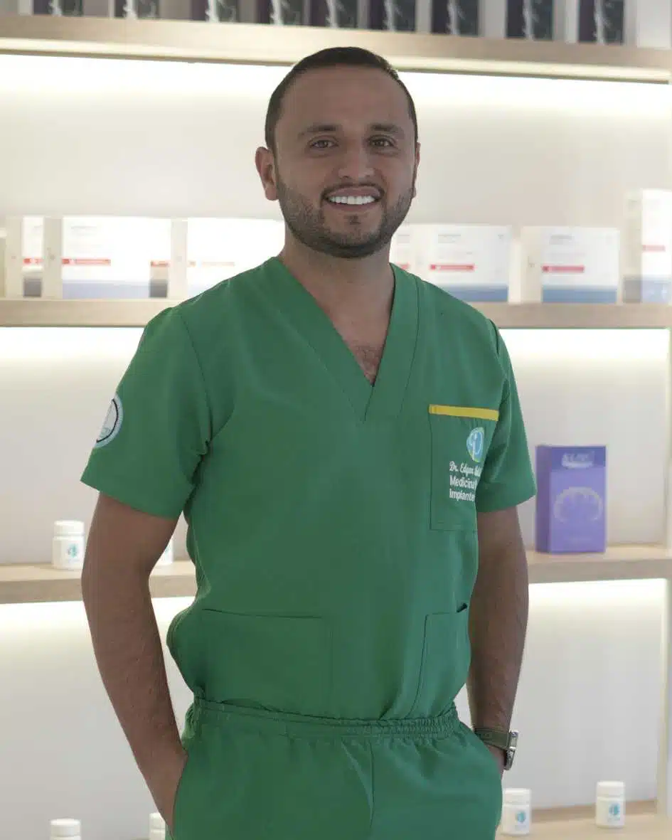 Dr. Edgar Pulido, hair transplant specialist at Encore Bogotá